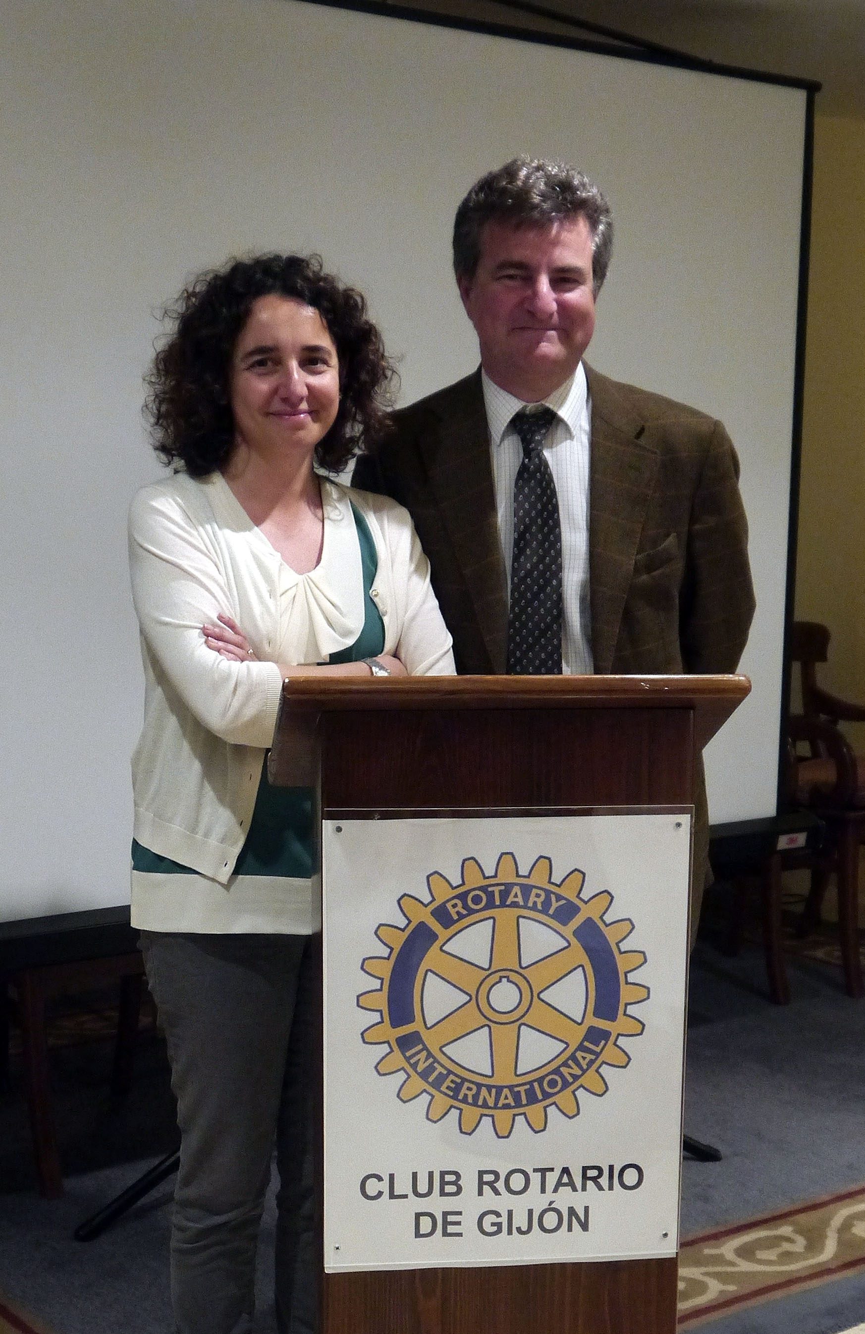 Charla Luis Buznego